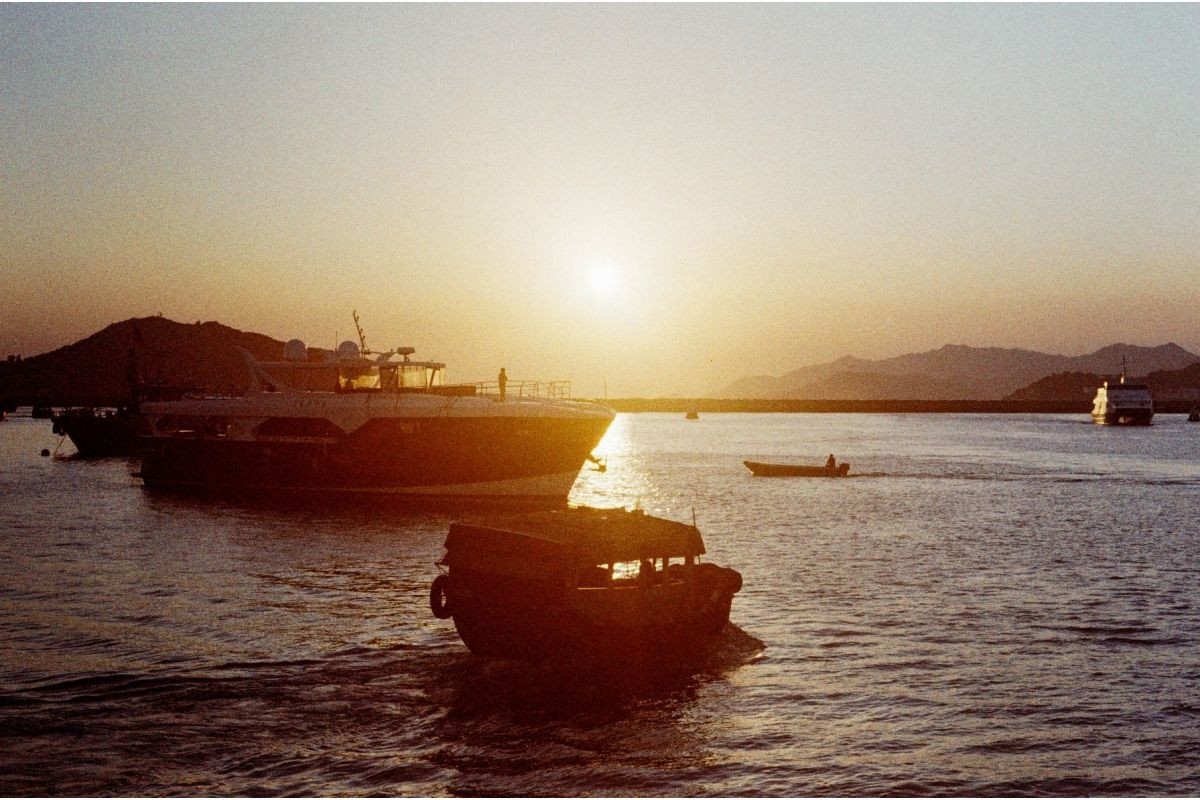 LomoChrome Color ’92 Sun-kissed 35 mm ISO 400