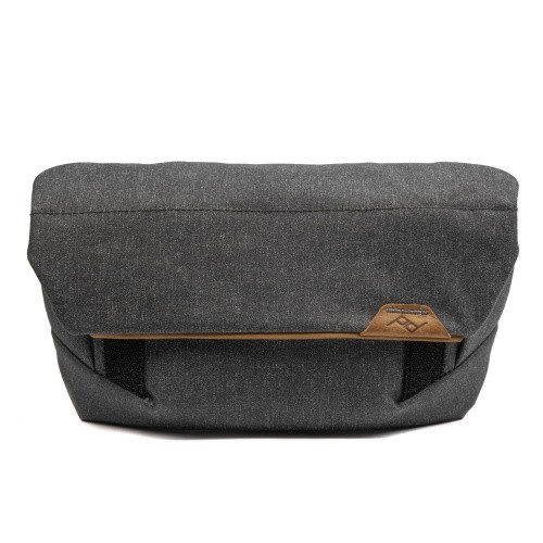 Peak Design Field Pouch Charcoal V2