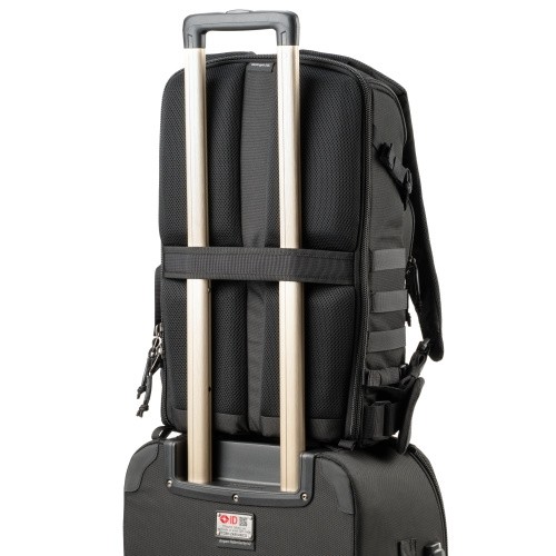 Think Tank DarkLight Backpack 20L - black 