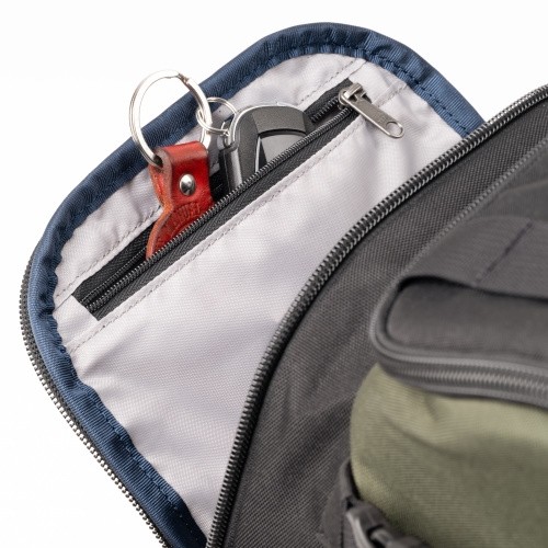 Think Tank DarkLight Backpack 14L - montane green 