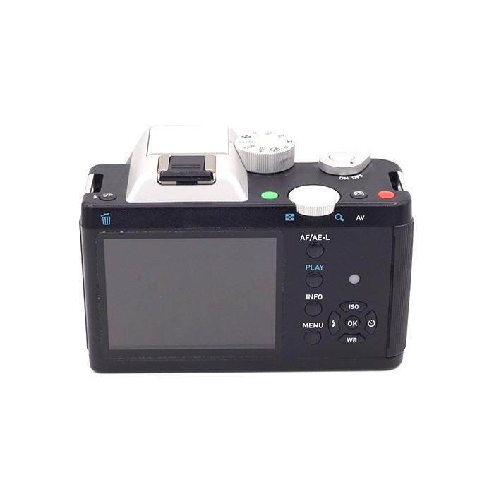 Pentax K-01 + 40mm f/2.8 XS occasion