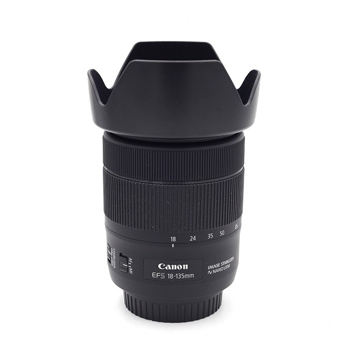 Canon EF-S 18-135mm f/3.5-5.6 IS Nano USM occasion