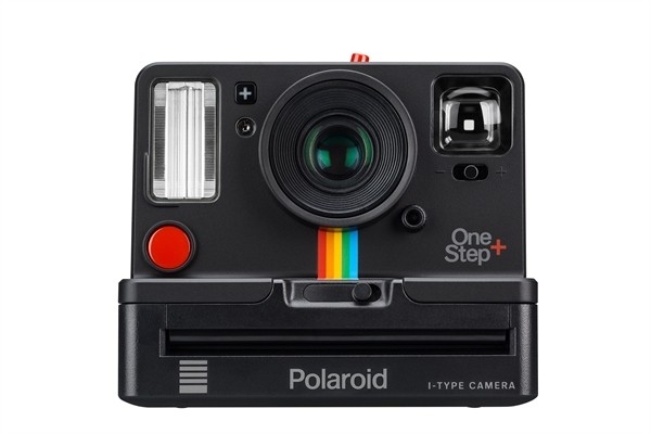 One step polaroid clearance camera
