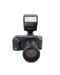 Canon T70 + 35-105mm + flitser occasion