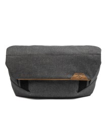 Peak Design Field Pouch Charcoal V2