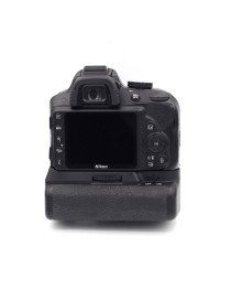 Nikon D3300 + Grip & 18-55mm occasion